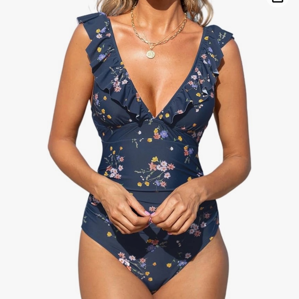 🌴 ruffle/floral swimsuit